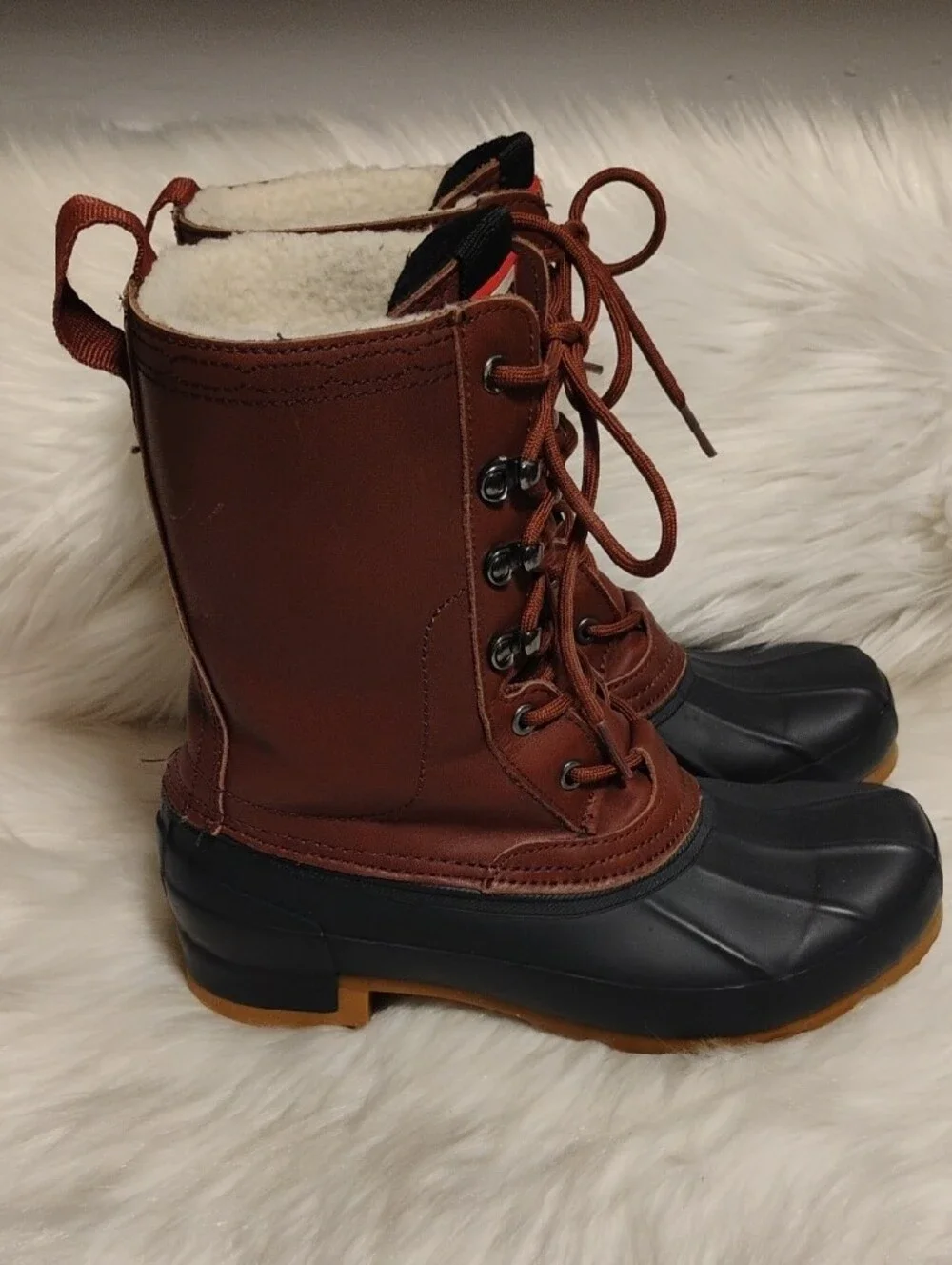 Hunter lace up